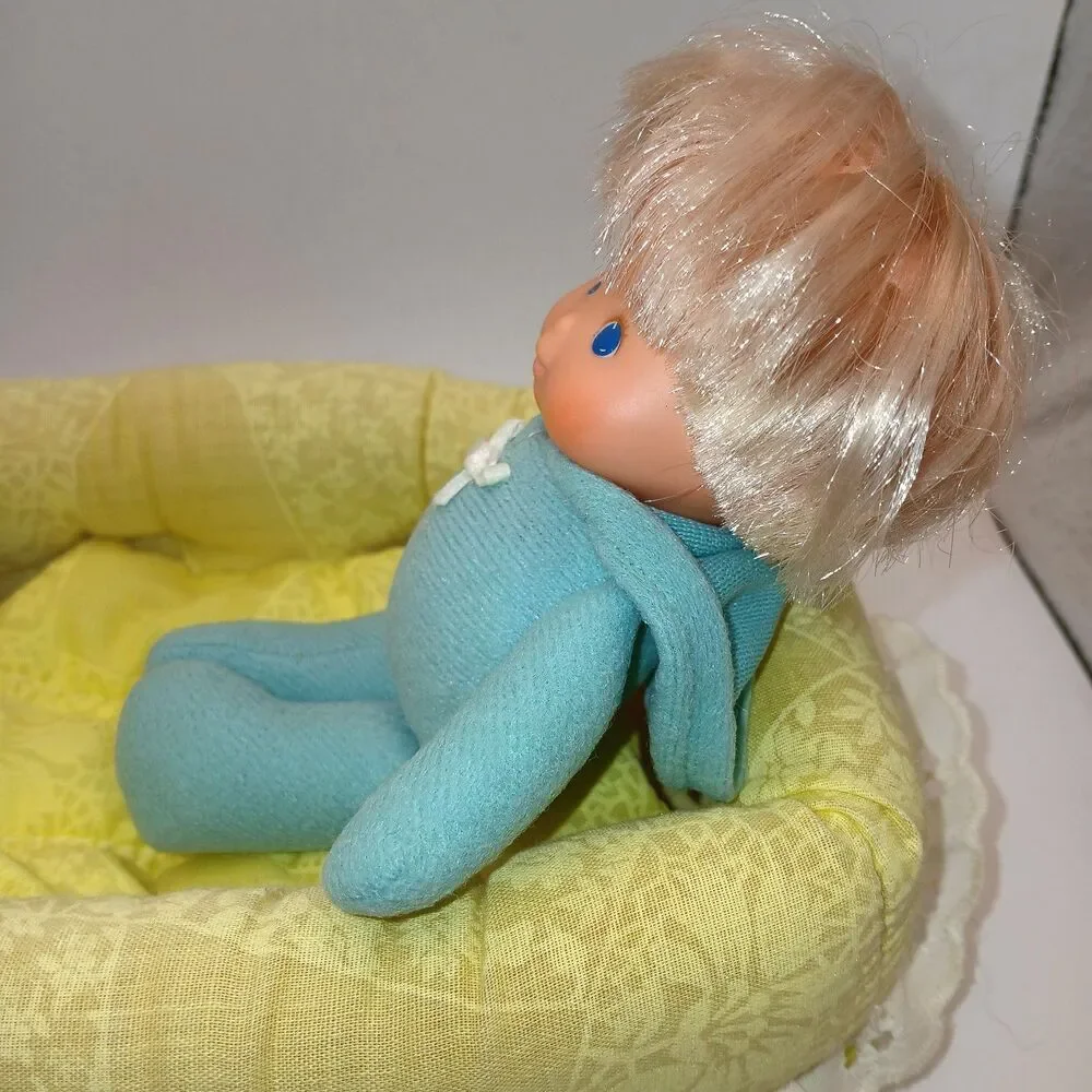 Vintage Fisher-Price Toy Bundle Up Baby #244 1979 in Crib Carrier w/ Blanket